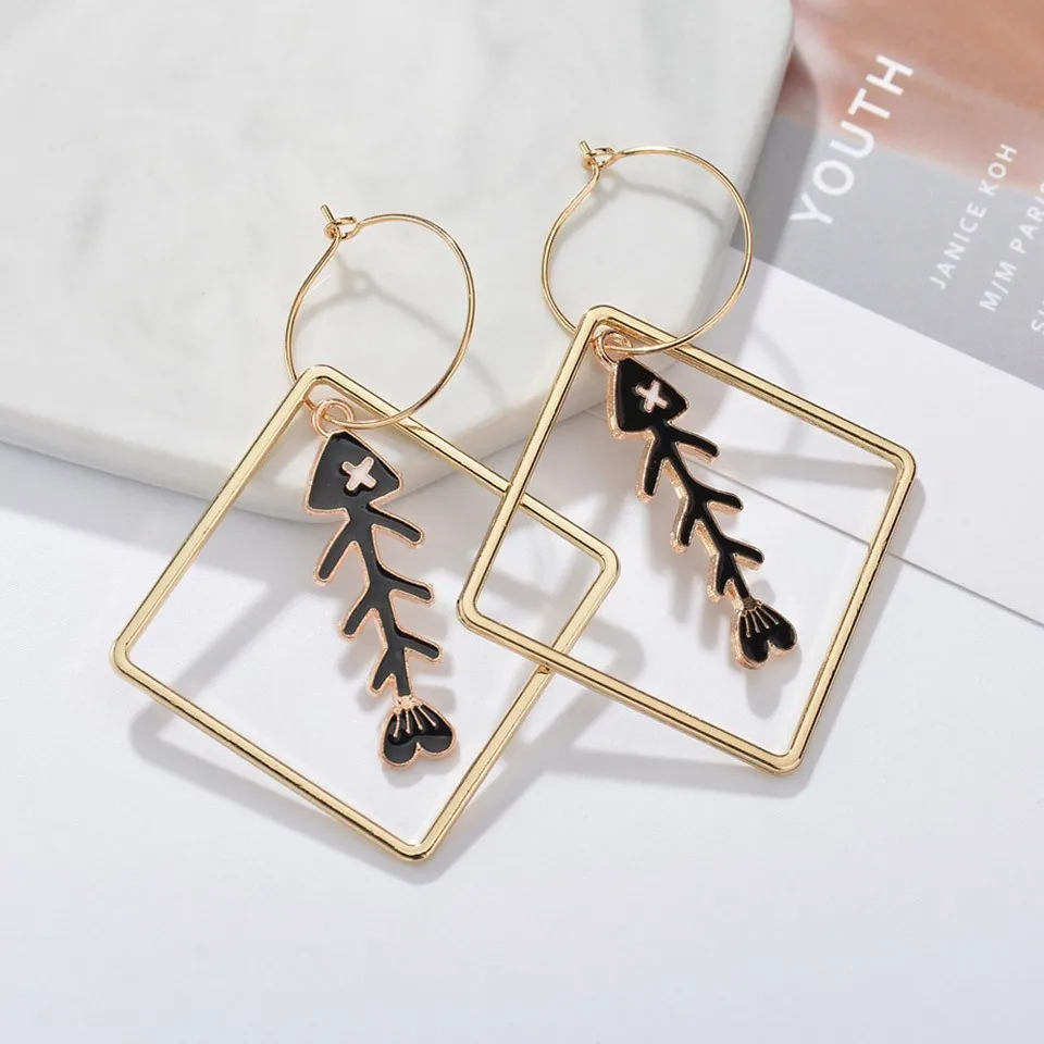 

Big Dangle Black&White Fish Bone Drop Earrings Women Special Cute High Quality Party Decoration Earrings Fashion Jewelry