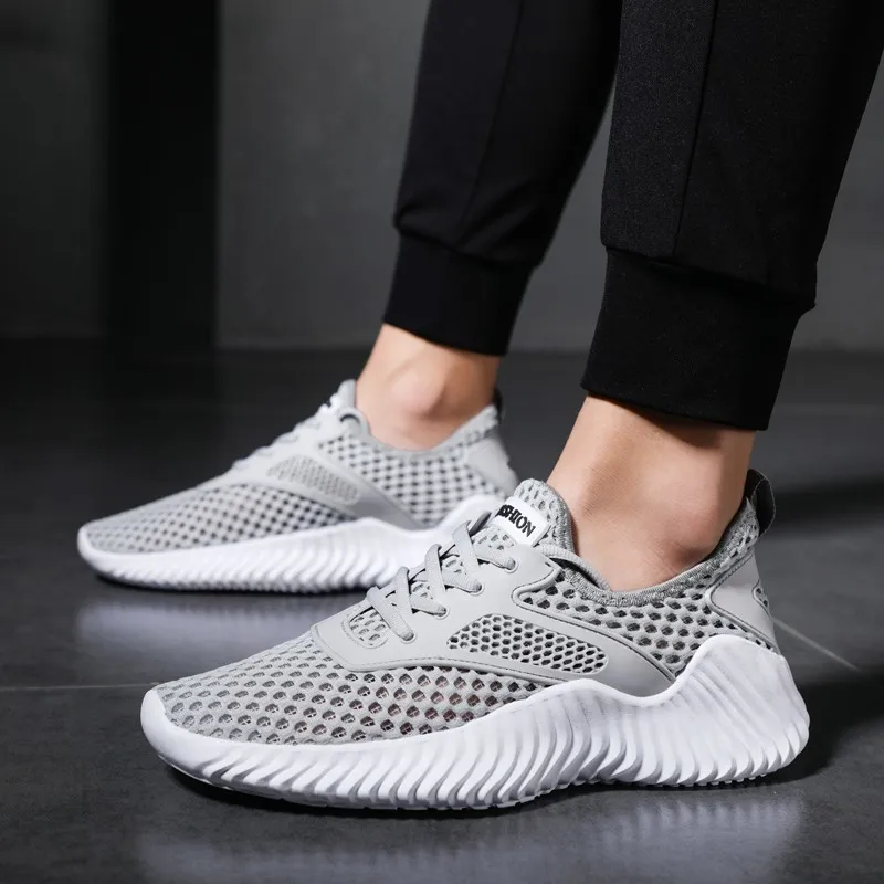 

Running Shoes men for adults Ultralight Lace-up sports Breathable Outdoor sneakers women Jogging Walking summer unisex trainers