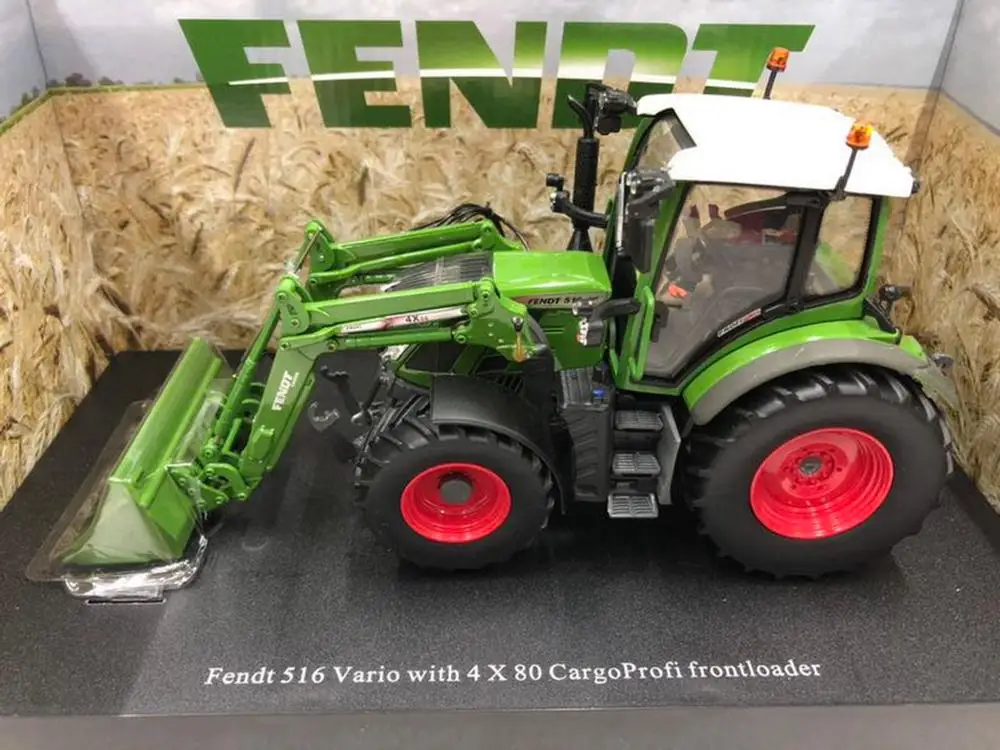 Универсальные хобби 1/32 Fendt 516 Vario с CargoProfi погрузчик литье под давлением UH4981