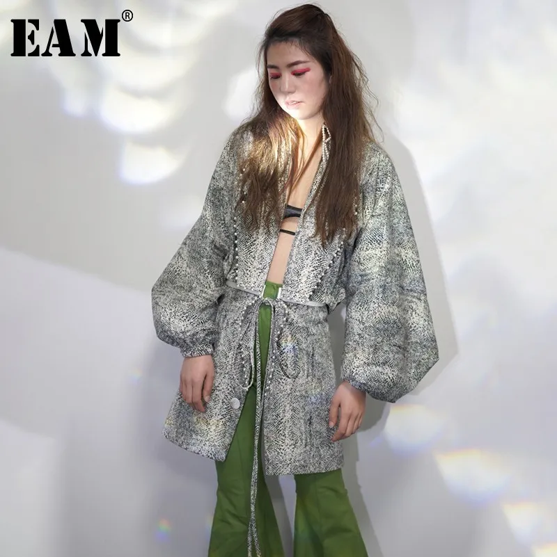 

[EAM] 2019 New Spring Winter Lapel Long Lantern Sleeve Hollow Out Pearled Split Joint Loose Jacket Women Coat Fashion Tide JO175