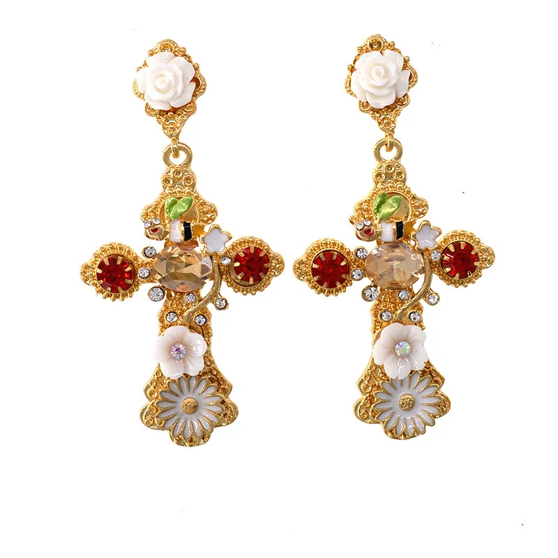 

Exaggerated Retro Baroque Earrings Crystal Openwork Pearl Rose Flower Earrings Cross Earrings Ladies Fashion Jewelry