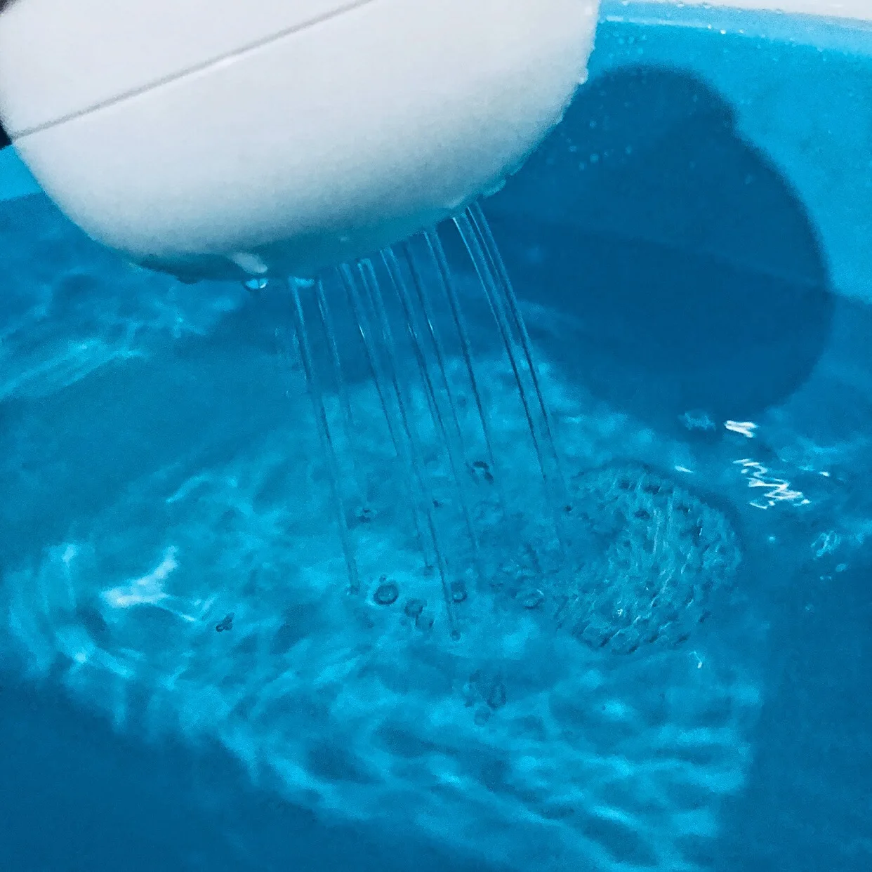 2018 children bathing water toys baby baby fun floating water sprinkling duck egg penguins 2018 children bathing water toys baby baby fun floating water sprinkling duck egg penguins