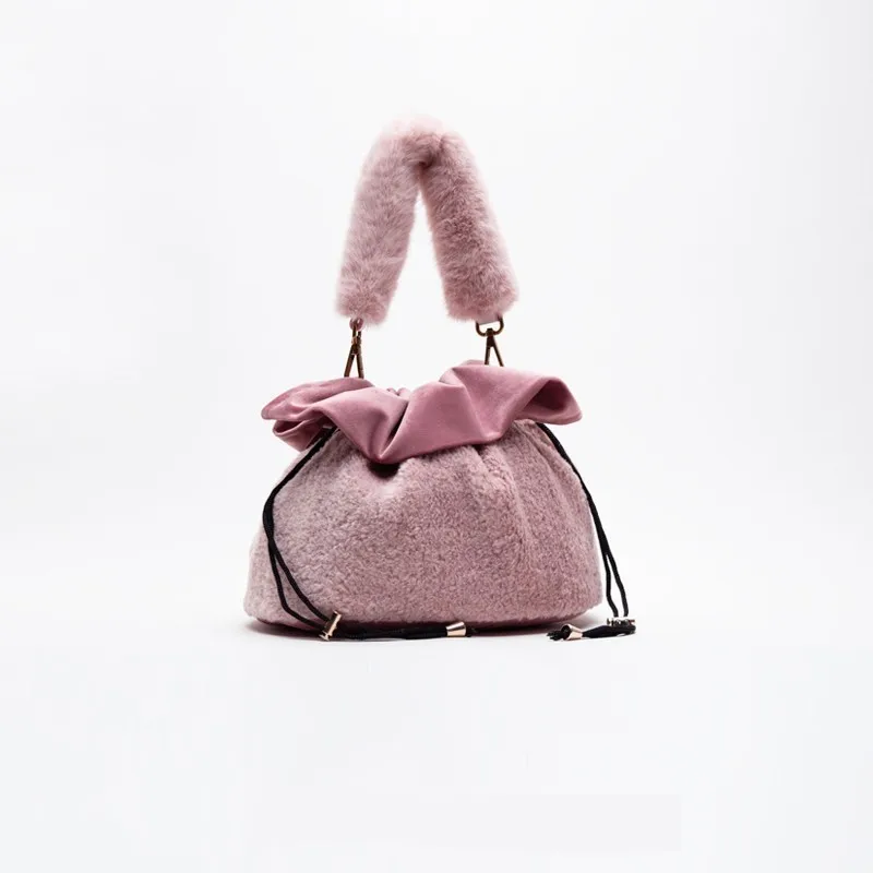 

Super Seabob 2019 New Woman Plush String Patchwork Bucket Bag Women Shoulder Bags Lady Crossbody Bags Messenger Bag OE607