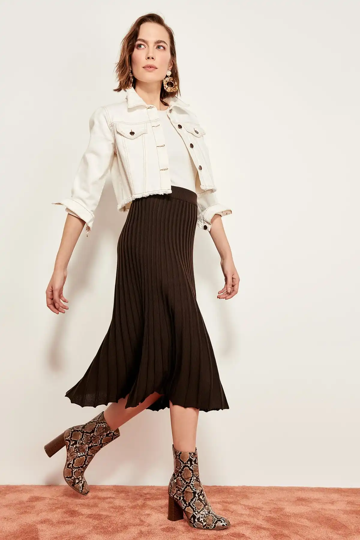 Trendyol Brown pleated skirt Summer Knitwear TOFSS19YN0012