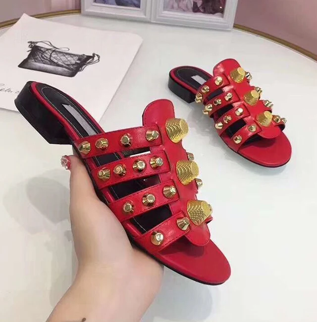 

2018 Hot Summer Shoes Woman Slippers Leather Rivet Metal Decoration Rome Design Slippers Fashion Outside Tipe Cozy Shoes Woman