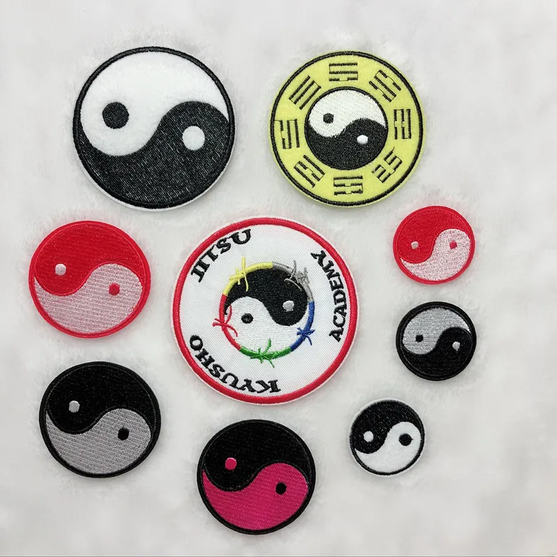 

Chinese Kung Fu Taiji Eight Diagrams Embroidered Patches Iron On Stickers Appliques for Jeans Clothes Golden College Motif Badge