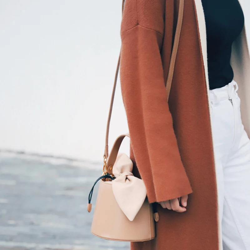 

[Super Seabob] 2019 Spring Woman Personality Stylish Solid Color Bucket Shape Single Strap PU Leather Handbag All Match LI720