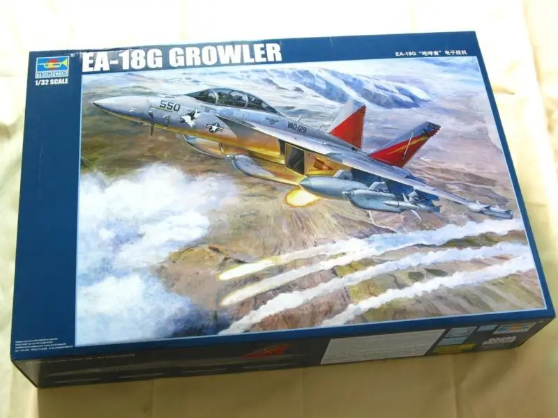 Trumpeter 03206 1/32 US EA-18G Howler Aircraft Mount Palne Kit Fighter Jet Model TH06812-SMT2
