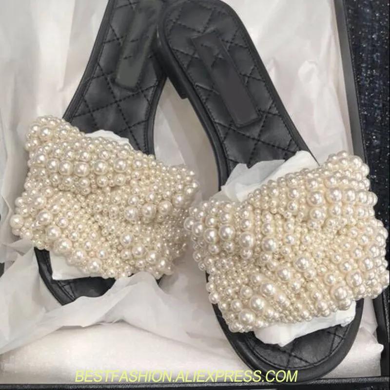

women shoes summer Beach Slippers Studded Pearl luxury shoes women designers Flats Gladiator Sandals Women