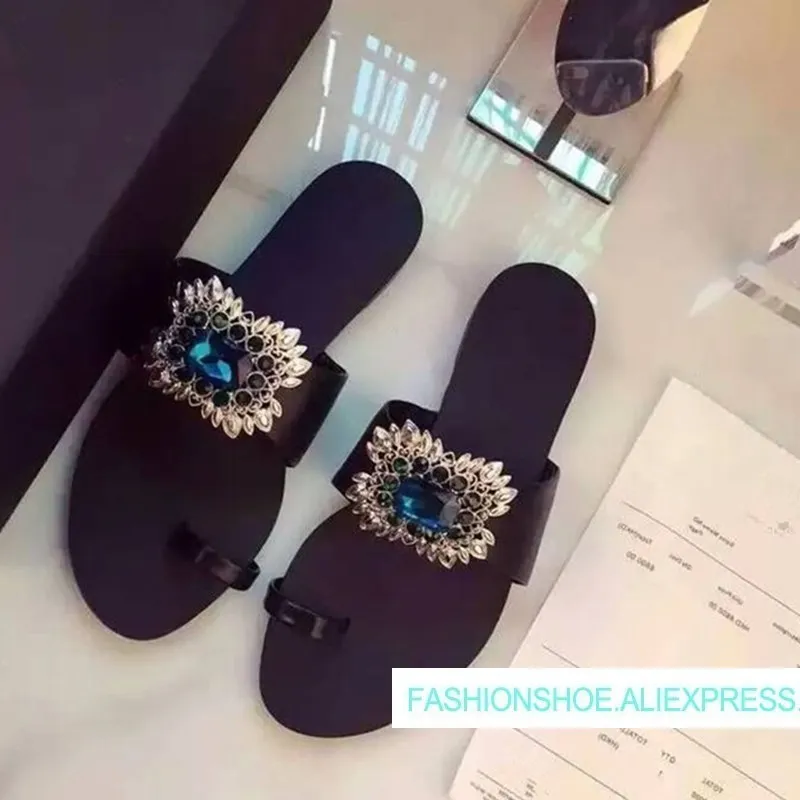 

Hot 2019 Summer Shoes Woman Casual Thong Slippers Gemstone Crystal Ethnic Slippers Woman Designer Flats Woman Slides Shoes Tide