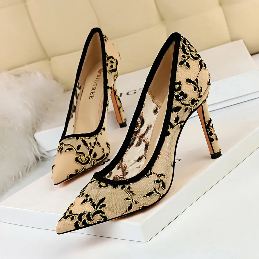 

Mesh Embroidery High Heels Shoes Flower Fashion Elegant Heeled Pumps Sexy Lace Pointed Wedding Women ShoesG1689-1