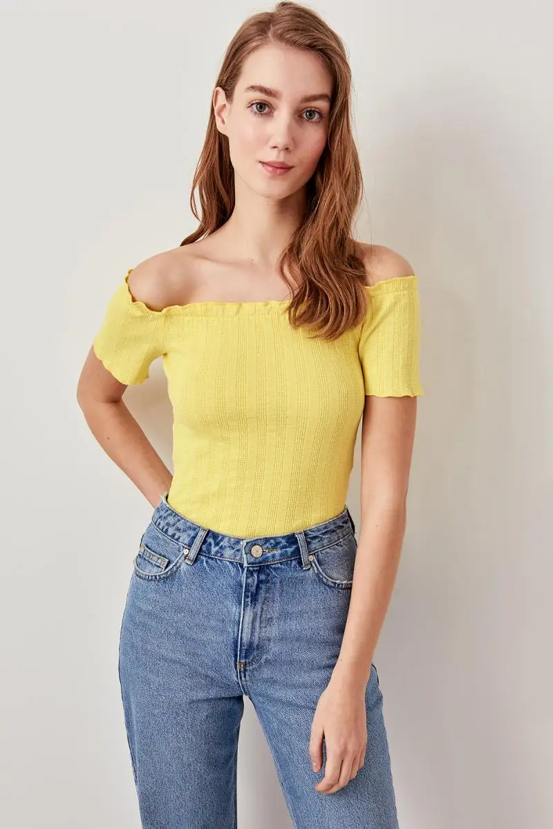 Trendyol желтая трикотажная блузка с вырезом кармен TWOSS19BX0136 | Женская одежда