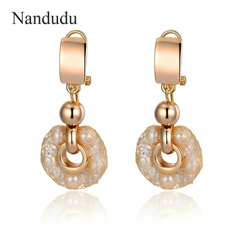 

Nandudu Round Circle Wire Mesh Tube Filled Crystal with Pearl Dangle Earrings for Women Drop Earring Jewelry Gift CE319
