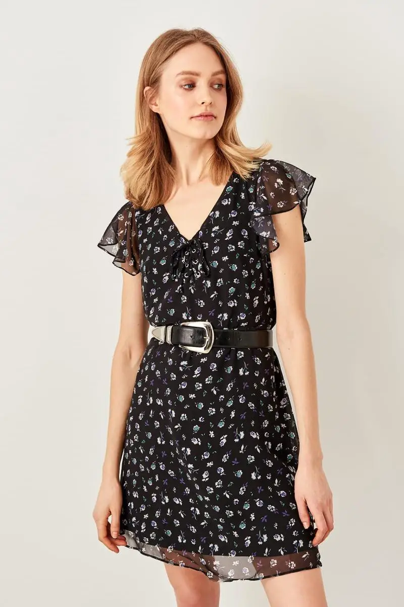 Trendyol Black Flower Print Dress TWOSS19KV0003