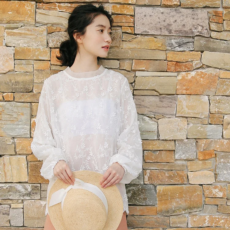 

2019 New Spring Women Shirts Puff Sleeve Solid Embroidery Lace O-Neck Render Blouse Shirt White 1791