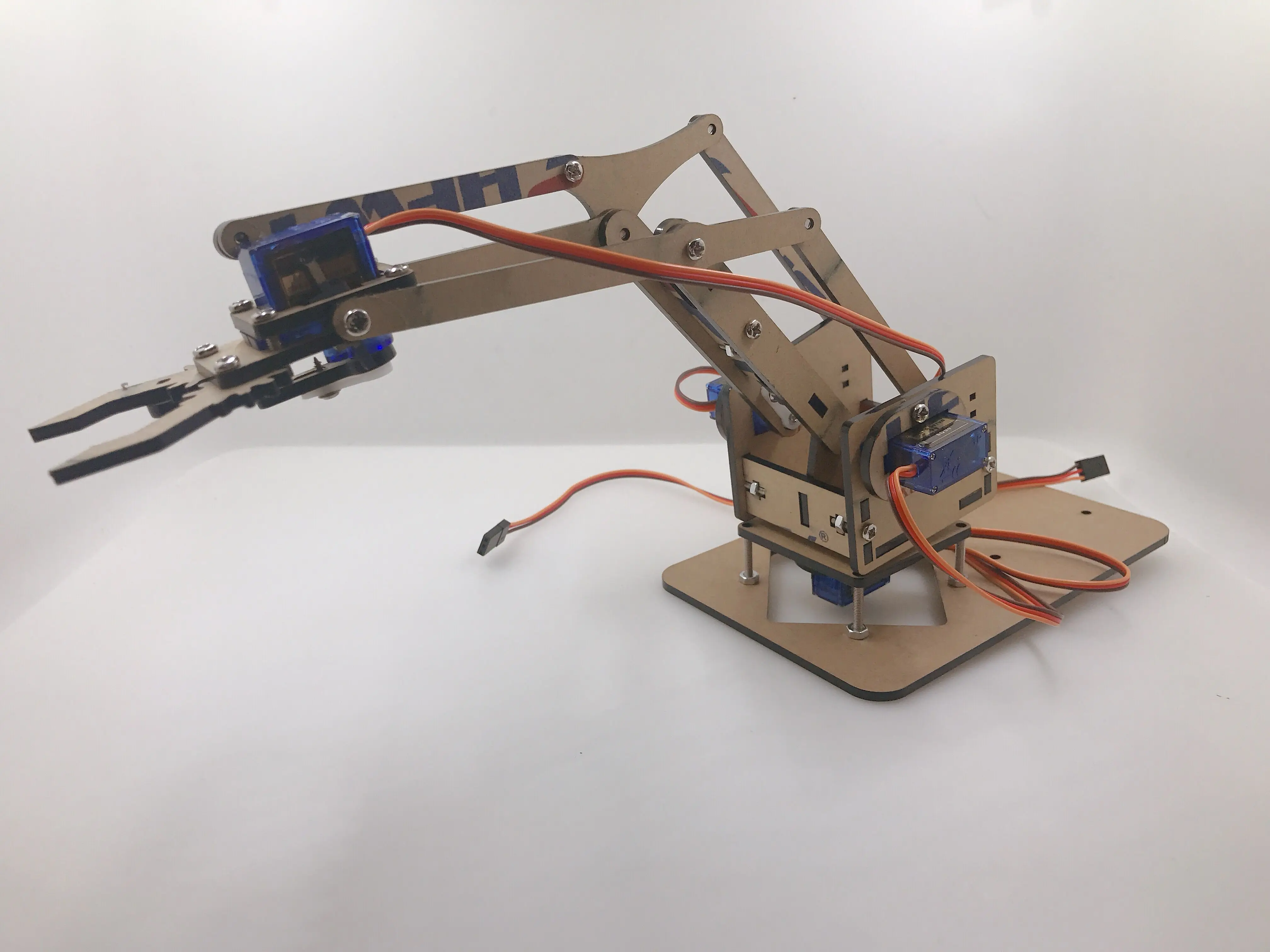 

Electronic Manufacture of Robot Arm of Mobile Phone Bulk UNO Learning Suite Acrylic Creation Suite SG90
