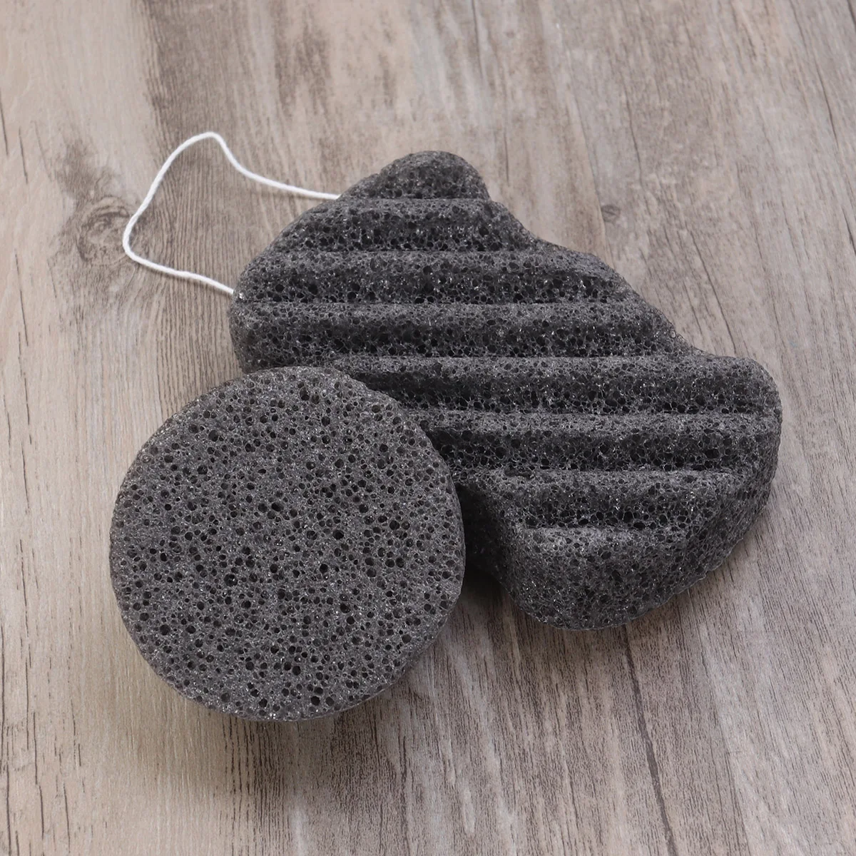 2pcs Konjac Sponge Natural Lot Bamboo Charcoal Deep Cleansing Natural Reusable Activated Makeup Sponge For Face Skin Care Body