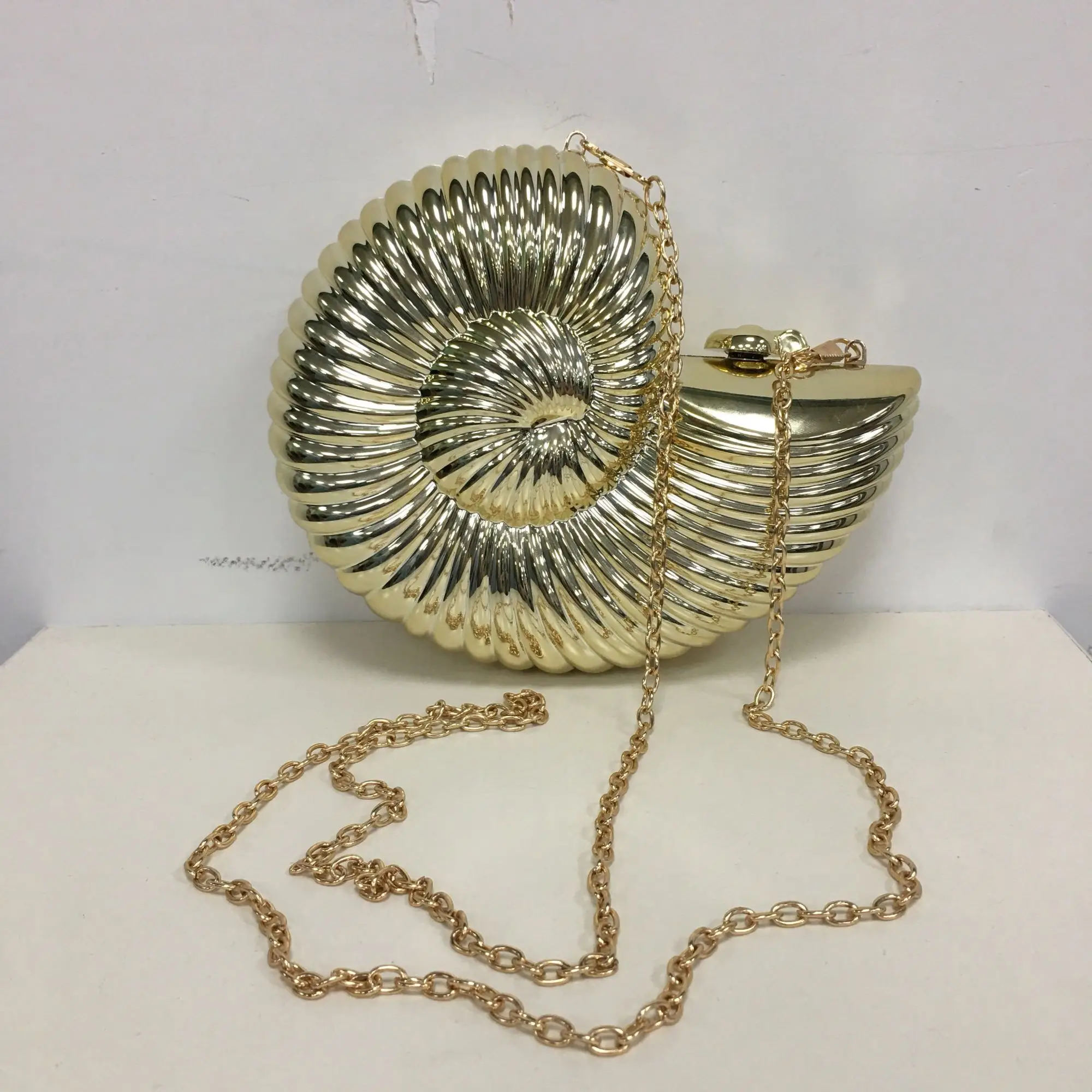 

Gold Sliver Sling Shell Bags Party Wedding snails Crossbody Bags For Women Conch Purse zine alloy Small Cute chain Clutches 2019