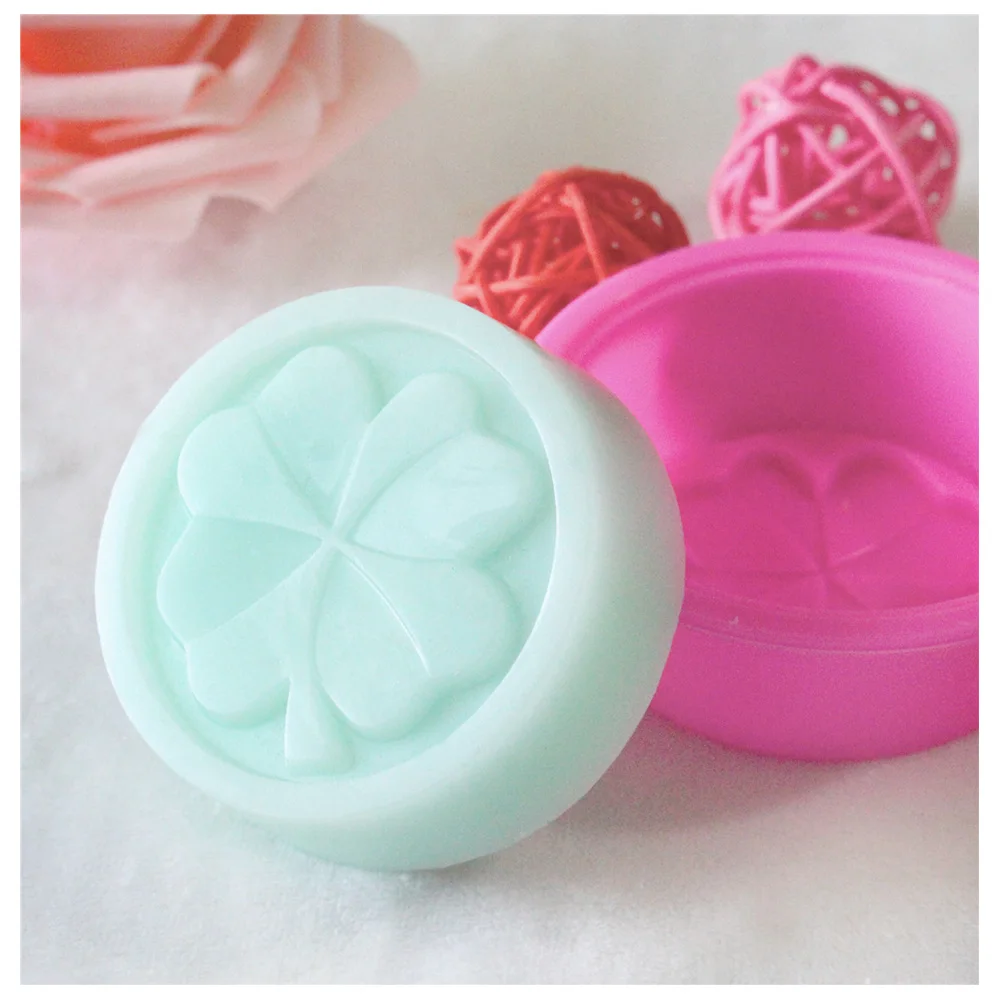 

Four-Leaf Clover 3D Handmade DIY Silicone Mold Soap Mold Fondant Cake Decorating Tools Soap Making Random Color