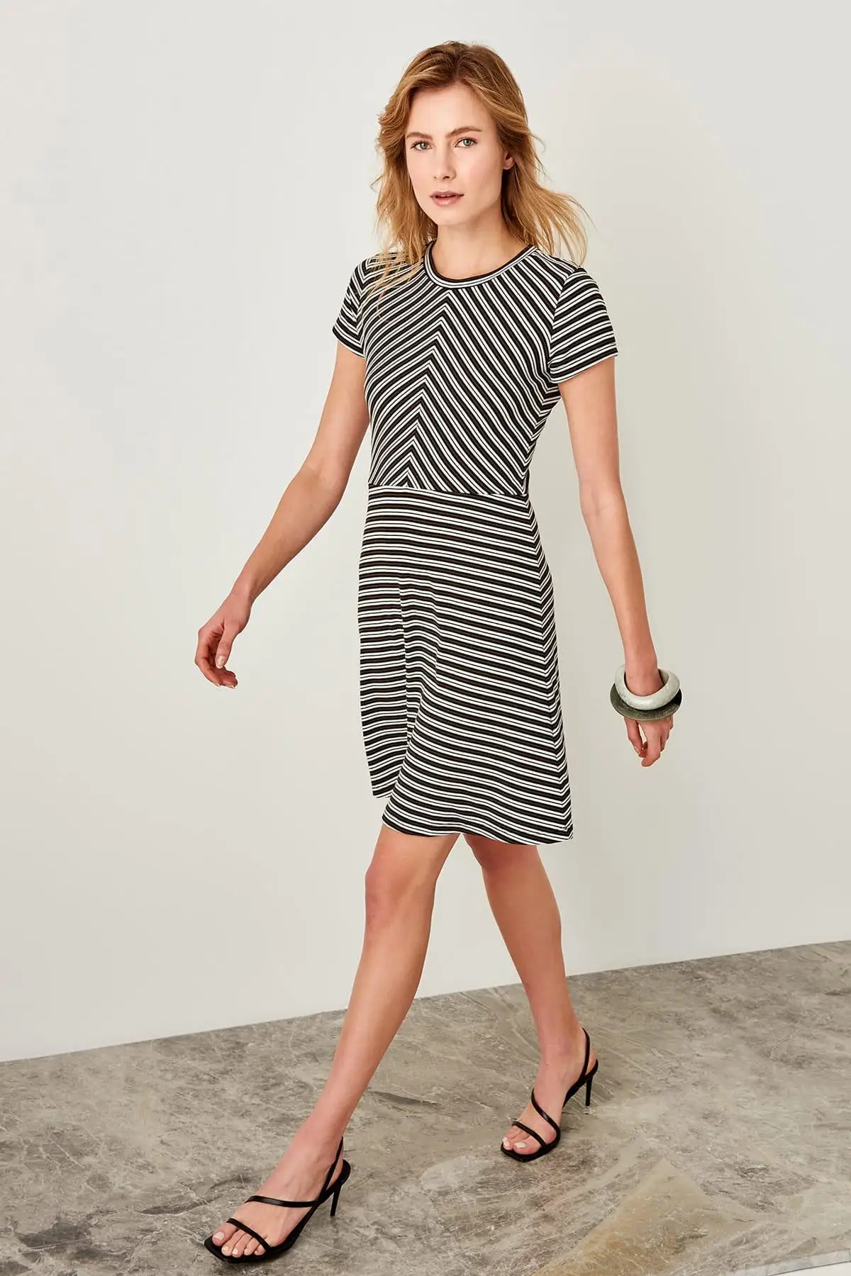 

Trendyol Multicolour Stripe Knitted Dress TWOSS19VG0099