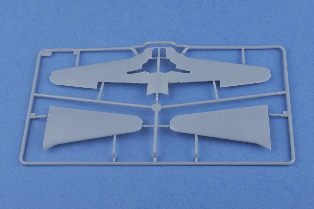 Hobbyboss 1/48 81724 RF 80A Star|Наборы для сборки моделей| |