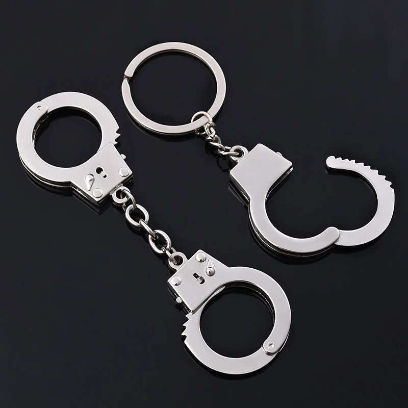 

Car Silvery Drop Shipping 1PC New Men Hot Sale Unique 2Models Women Handcuffs High Quality Fashion Jewelry Alloy Key Chain Gifts