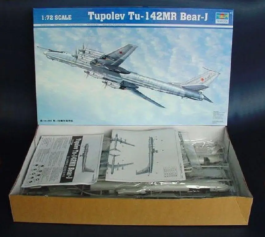 Трубач 1/72 01609 Туполев Tu-142MR медведь