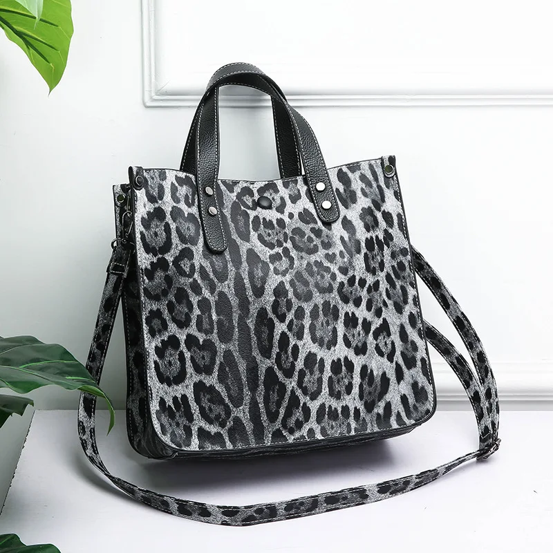 

[Super Seabob] 2019 Gray Brown Color New Leopard Patten Single Strap Double Handles High Capacity Zipper Shoulder Bag LM523