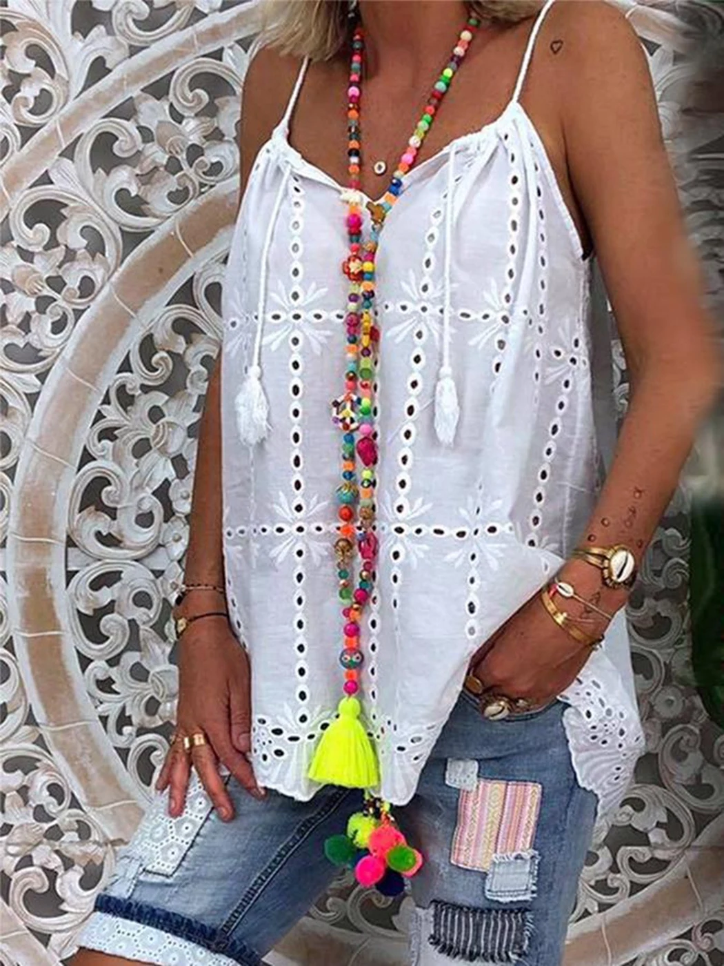 

Women Breathable Hollow Out Shirts 2019 Summer Sleeveless Tanks White V-Neck Loose Tank Top Plus Size Casual Vest Sling Shirt