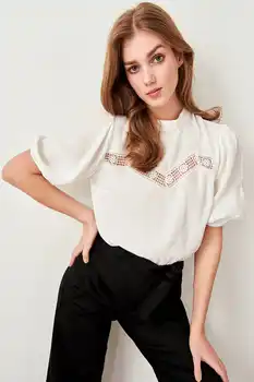 

Trendyol Ivory Lace Detail Blouse TWOSS19BB0145