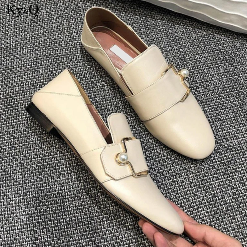 

Spring New 2019 Fashion Ladies Pearl Color Round Head Matching Buckle Comfortable With Low Two Leather Casual Flat Shoes