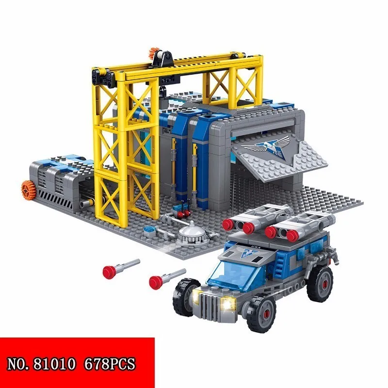 

678pcs Children Alpinia 81010 Toys Open Building Block Red Series War Chariot Factory Assembling Plastic Building Blocks
