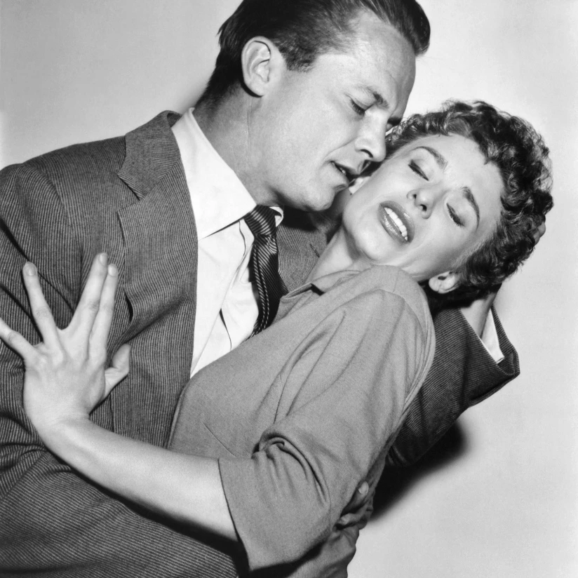 Kiss Me Deadly From Left: Ralph Meeker Cloris Leachman 1955 Photo Print (16 x 20) | Дом и сад