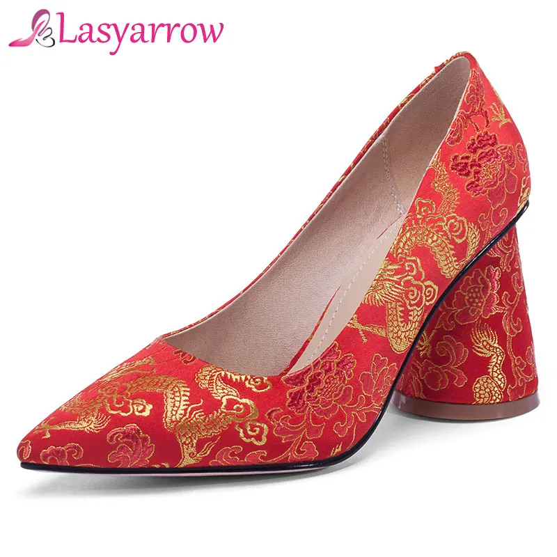 

Lasyarrow Ethnic Style Embroidered Chinese Red Wedding Shoes Satin Pumps Ladies Pointed Toe Hoof High heels Women's Shoes J681