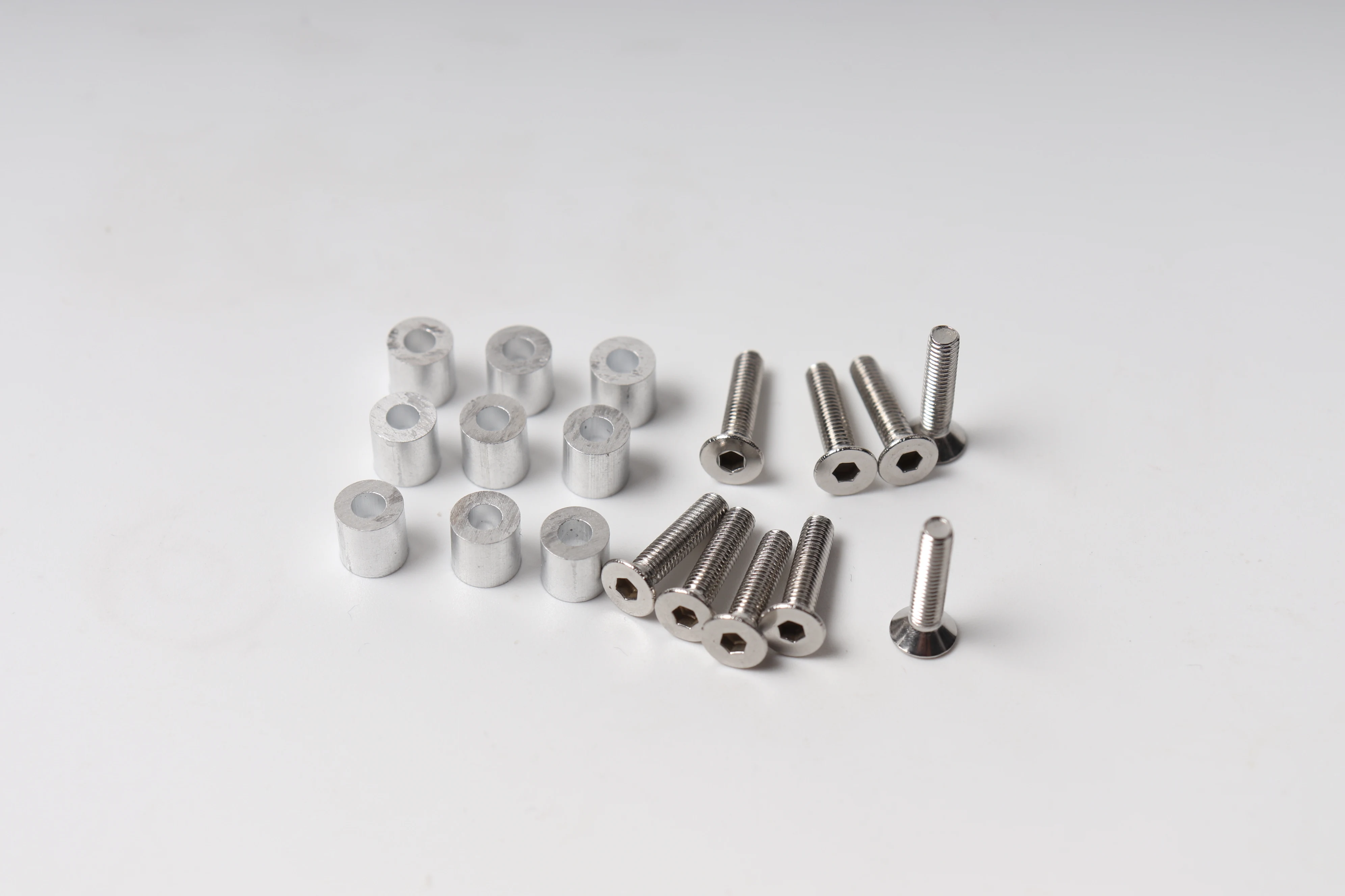 

1 Set /9pcs 6x6x3mm Aluminum Spacer With 9pcs M3 Screws And Wrench As Gift For Prusa MK3 Heated Bed 6x6x3t Spacer