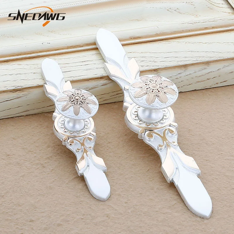 Furniture Handle Antique Single Hole Cabinet Furniture Door Handles and Knob Zinc Alloy Furniture Handles Wardrobe Door Pulls