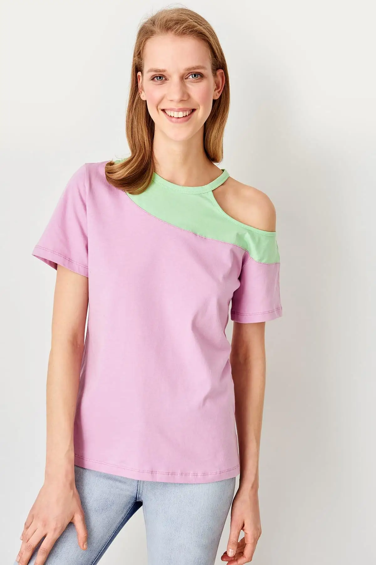 

Trendyol Lilac Collar Detaylı Örme Basic T-Shirt TWOSS19GS0093