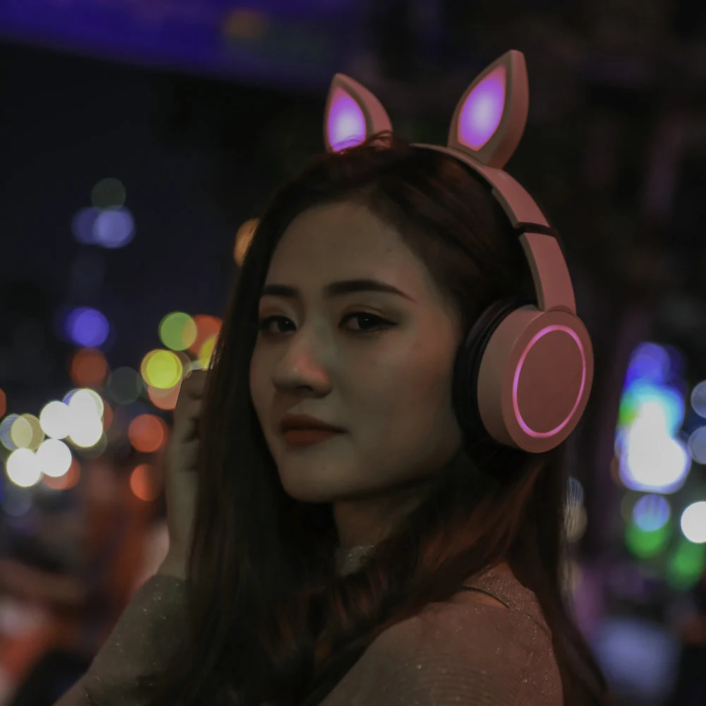 

Cat Ear Foldable LED headphone Wireless Bluetooth Headphones 3.5mm Over Ear Headset Headphone with Mic