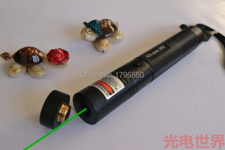 حار! الجملة الليزر العسكرية 532nm 100 W 100000 m SD 303 الأخضر مؤشر ليزر الليزر القلم حرق شعاع حرق مباراة مضيا حار! الجملة الليزر العسكرية 532nm 100 W 100000 m SD 303 الأخضر مؤشر ليزر الليزر القلم حرق شعاع حرق مباراة مضيا