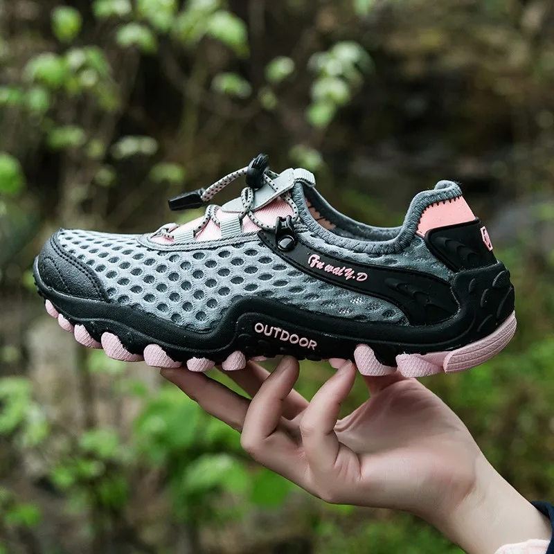 

MANLI New Arrival Outdoor Hiking Shoes Sapatilhas Mulher Trekking Randonnee Scarpe Uomo Women Wading Upstream Breathable Mesh