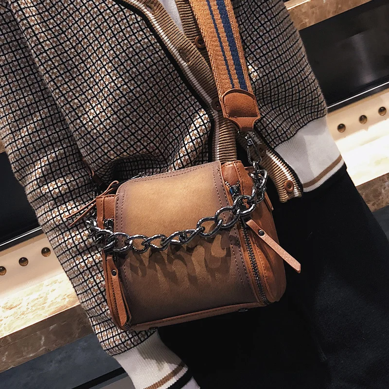 

2019 New High Quality Shaped Scrub Leather Design Crossbody Bag Women Bag Chain Stripe Wide Strap Shoulder Bag Flap Bucket Bag