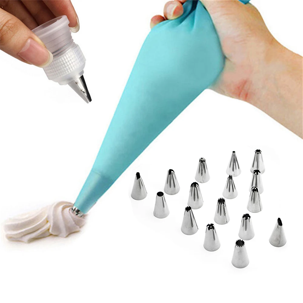 Кулинарный мешок с насадками. Как надеть кондитерскую насадку. Шприц для крема. Насадка на одноразовый кондитерский мешок. Надеть насадку на кондитерский мешок одноразовый.