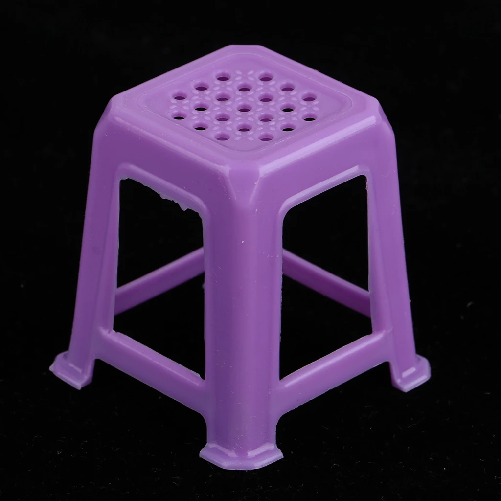 mini plastic chairs
