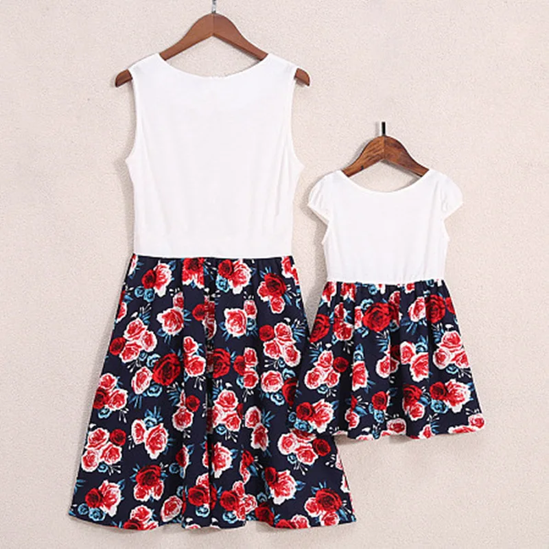 

Mother Daughter Dresses Summer 2019 Family Matching Outfits Short Sleeve Print Family Look Matching Clothes Mom Daughter Dress