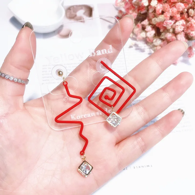 

2019 Hot Personality Unique Asymmetry Irregular Wave Simple Dangle Earrings With Crystal Women's Creative Korean Fashion Jewelry