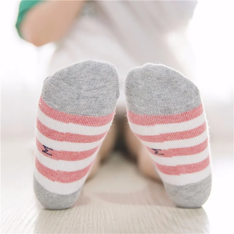 

Explosion models children's breathable striped boys and girls cotton autumn and winter baby socks wholesale