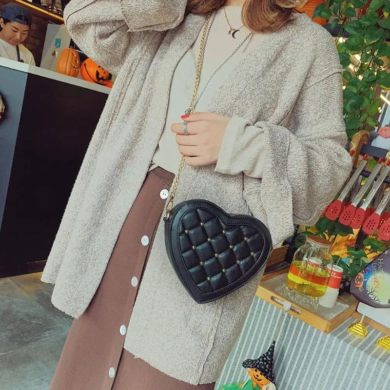 

Rivet Love Heart Women Bag High Quality Leather Crossbody Bag Chain Shoulder Messenger Bags Woman Famous Brand Luxury Handbags