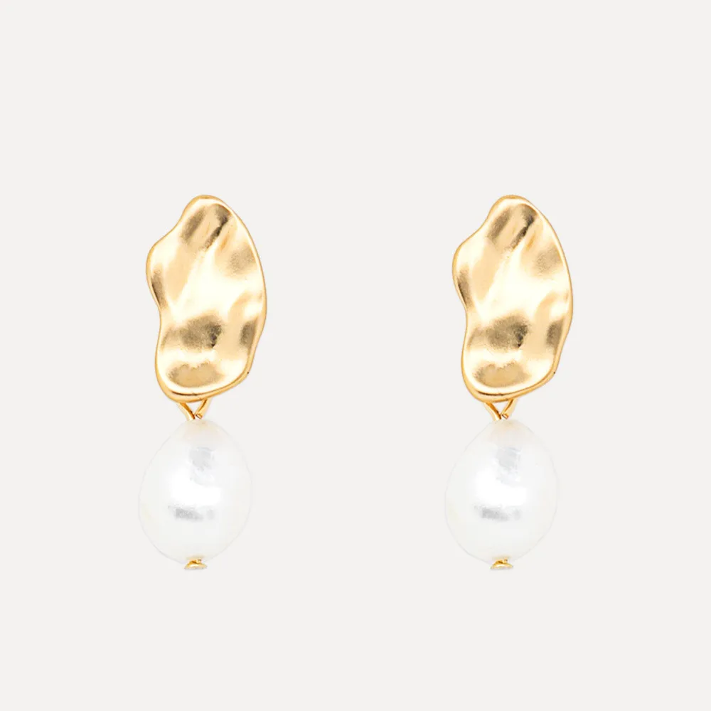 

White Teardrop Simulation Pearl Earrings Dangle For Women Baroque Palace Style Long Temperament Hook Simple Earrings