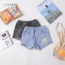 CHUNI/шорты для девочек, модные детские короткие джинсовые шорты, летняя одежда для девочек, однотонные короткие джинсы, повседневная детская одежда с дырками для девочек
