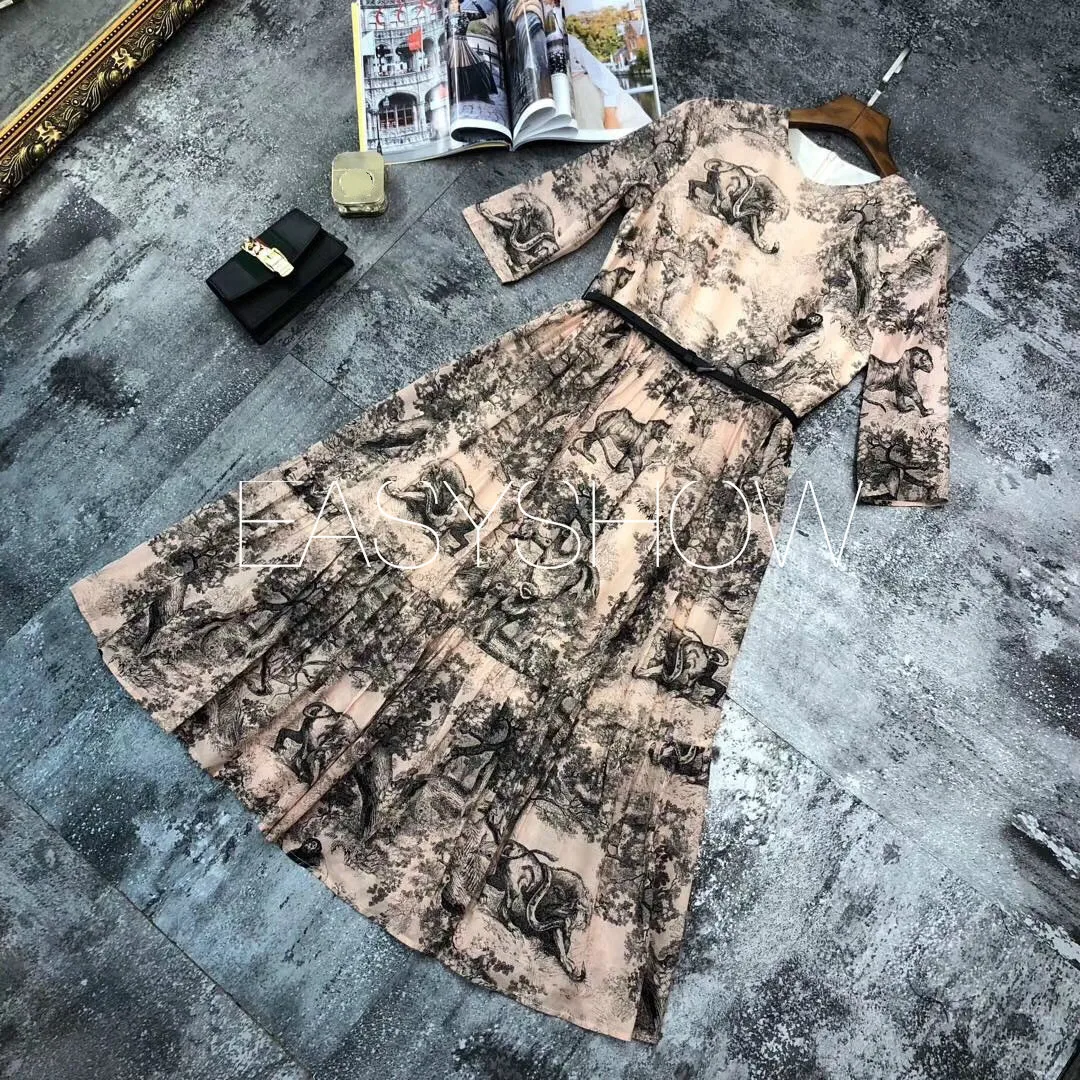 

N035-2019 Retro elegant lady temperament 19 new summer wildlife park printing belt pure cotton in a long style dress